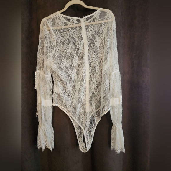 Fashion Nova plus size 2 xl lace bodysuit - Picture 3 of 4